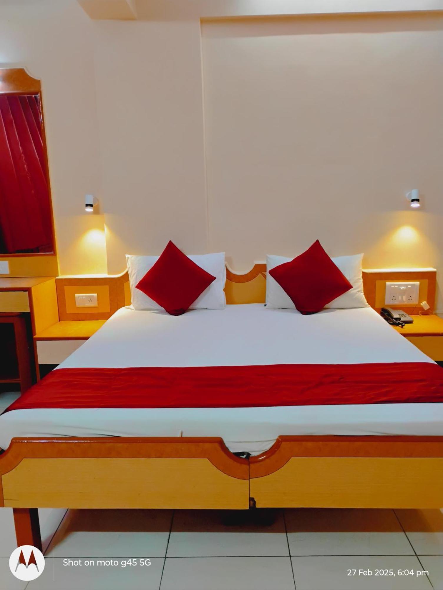 Saigal Guest House Mumbai Exterior foto