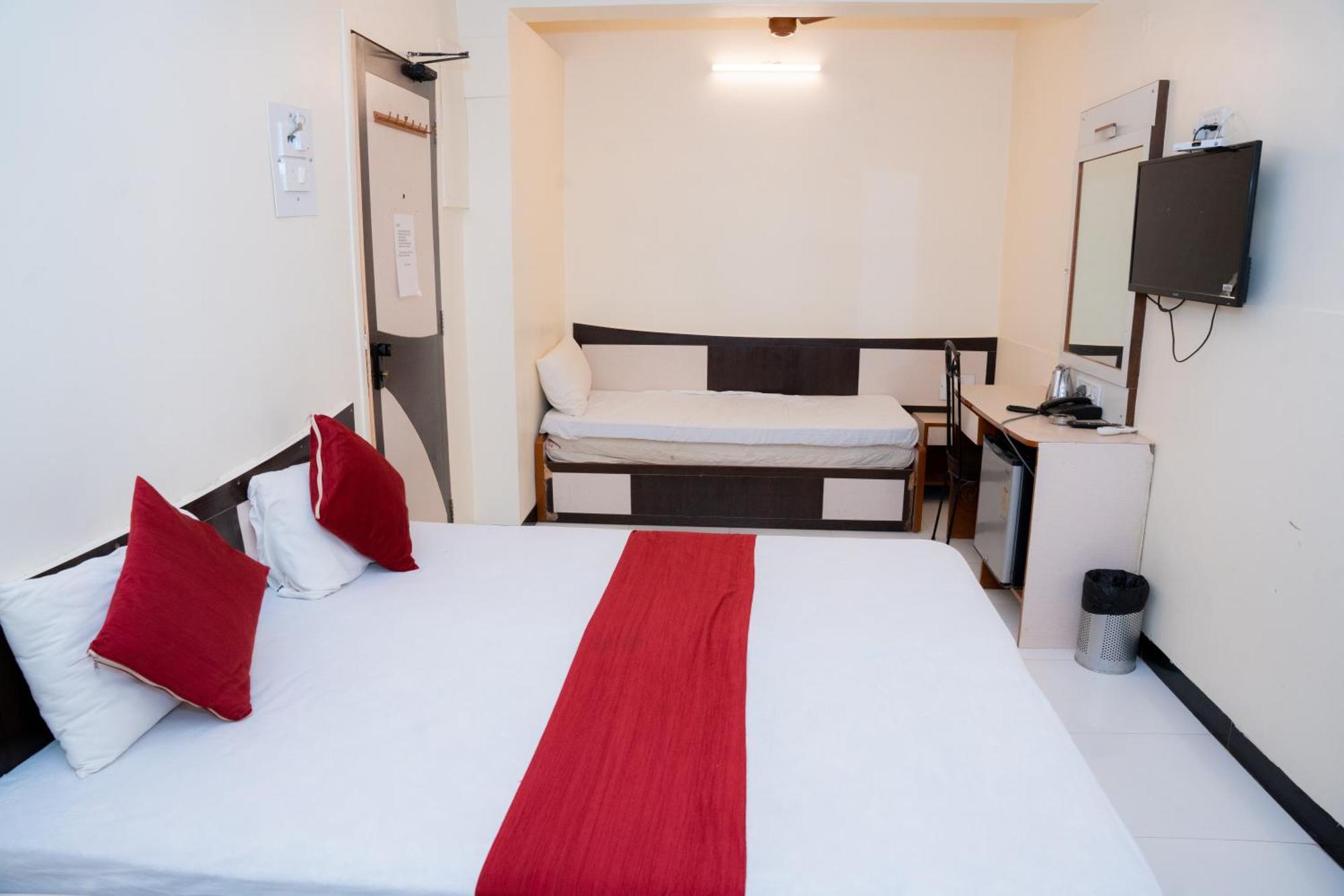 Saigal Guest House Mumbai Exterior foto