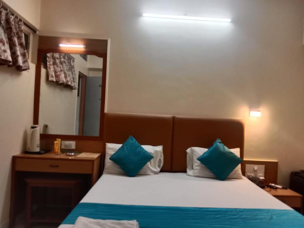 Saigal Guest House Mumbai Exterior foto